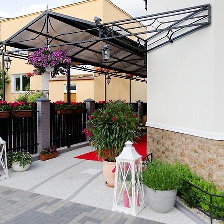 Pokoje De Luxe Figaro Płock Exterior foto